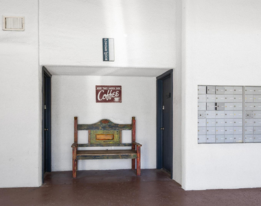 302 E Monte Vista Road - Photo Thumbnail 15