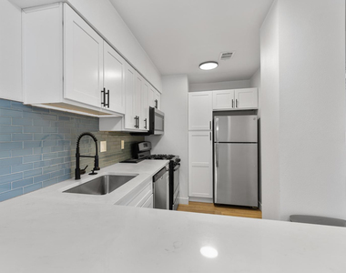 302 E Monte Vista Road - Photo Thumbnail 1