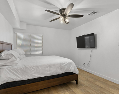 302 E Monte Vista Road - Photo Thumbnail 8