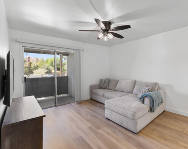 302 E Monte Vista Road - Photo Thumbnail 5