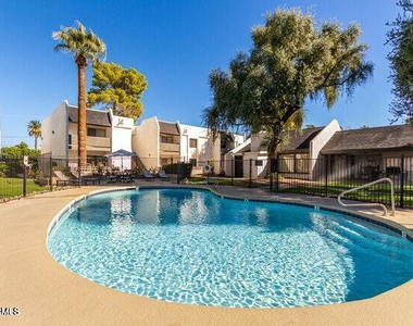 302 E Monte Vista Road - Photo Thumbnail 11