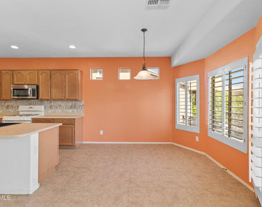 42181 W Basie Lane - Photo Thumbnail 11