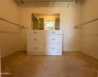 4849 E Lake Point Circle - Photo Thumbnail 12