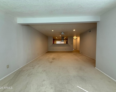 4849 E Lake Point Circle - Photo Thumbnail 9