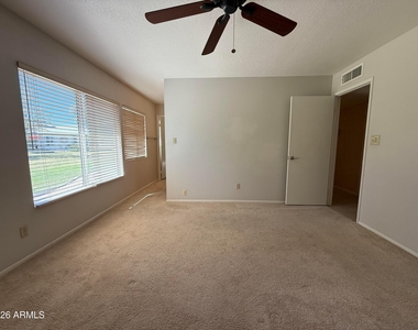 4849 E Lake Point Circle - Photo Thumbnail 11