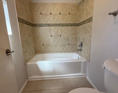 4849 E Lake Point Circle - Photo Thumbnail 16