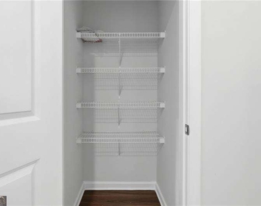157 Village Green Drive - Photo Thumbnail 8