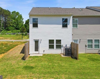 157 Village Green Drive - Photo Thumbnail 27