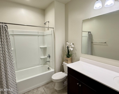 2207 S 46th Street - Photo Thumbnail 5