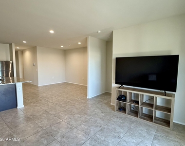 2207 S 46th Street - Photo Thumbnail 15