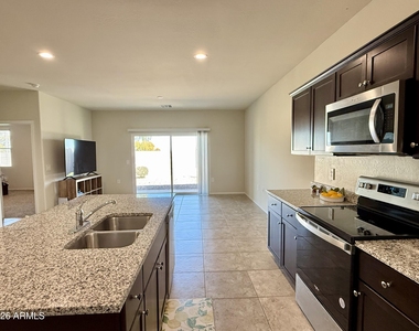 2207 S 46th Street - Photo Thumbnail 12
