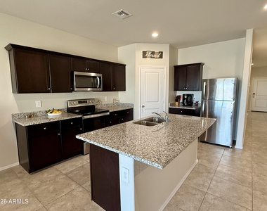 2207 S 46th Street - Photo Thumbnail 9