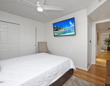 6001 E Monte Cristo Avenue - Photo Thumbnail 21