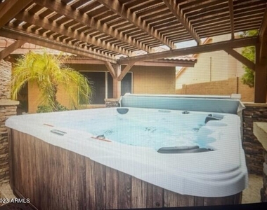 6001 E Monte Cristo Avenue - Photo Thumbnail 8