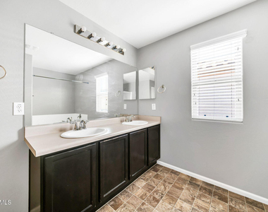 7770 W Alvarado Road - Photo Thumbnail 14