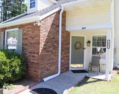 685 Crossbridge Alley - Photo Thumbnail 1