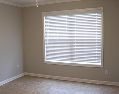 1091 Pine Acre Drive - Photo Thumbnail 6