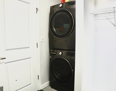 400 W Peachtree Street Nw - Photo Thumbnail 9