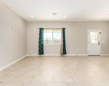 10019 W Monaco Boulevard - Photo Thumbnail 4