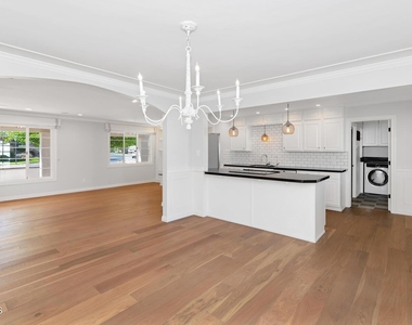 4621 N 43rd Street - Photo Thumbnail 5