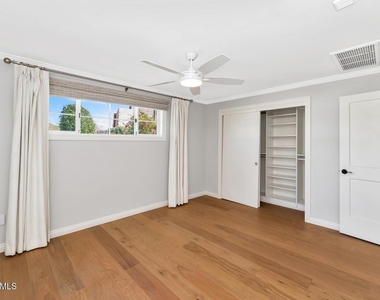 4621 N 43rd Street - Photo Thumbnail 9