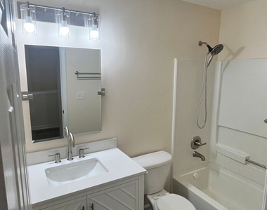 4645 Valais Court - Photo Thumbnail 32