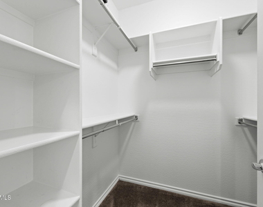 678 E Cobble Stone Drive - Photo Thumbnail 16
