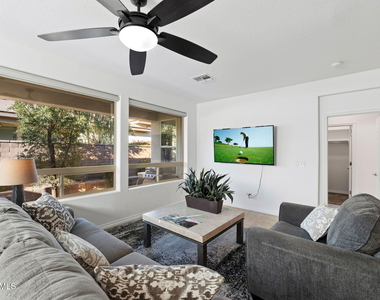 678 E Cobble Stone Drive - Photo Thumbnail 6