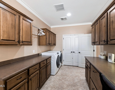 1732 E Vesper Trail - Photo Thumbnail 11