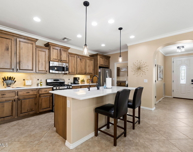 1732 E Vesper Trail - Photo Thumbnail 6