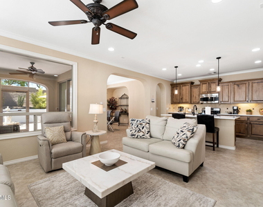 1732 E Vesper Trail - Photo Thumbnail 5