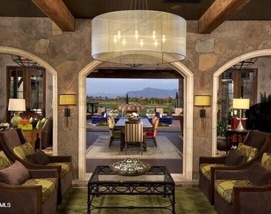1732 E Vesper Trail - Photo Thumbnail 40