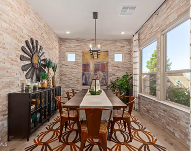 628 E Peach Tree Street - Photo Thumbnail 7