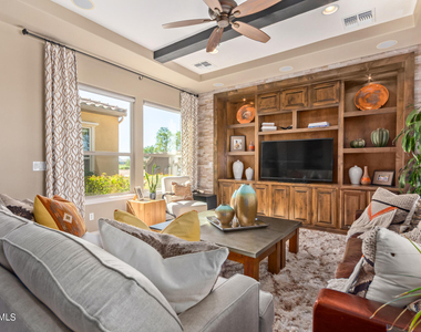 628 E Peach Tree Street - Photo Thumbnail 2