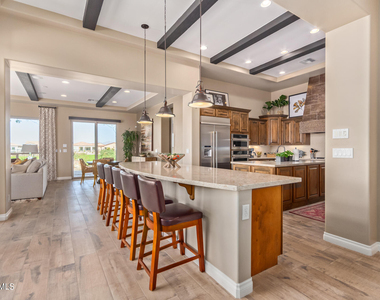 628 E Peach Tree Street - Photo Thumbnail 8