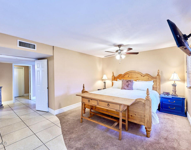10450 N 77th Place - Photo Thumbnail 14