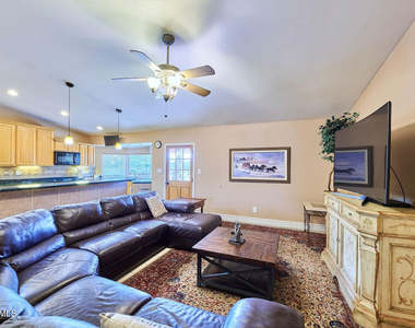 10450 N 77th Place - Photo Thumbnail 11