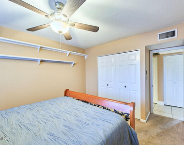 10450 N 77th Place - Photo Thumbnail 8