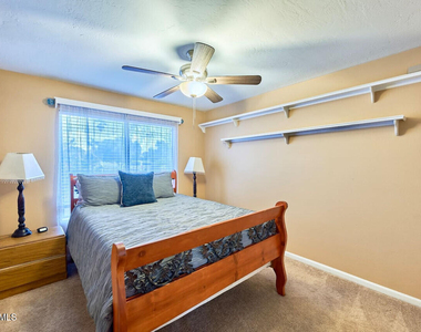 10450 N 77th Place - Photo Thumbnail 18