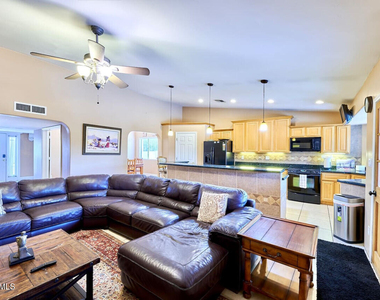 10450 N 77th Place - Photo Thumbnail 13