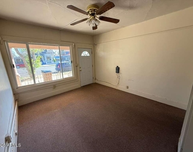 830 E 9th Street - Photo Thumbnail 3