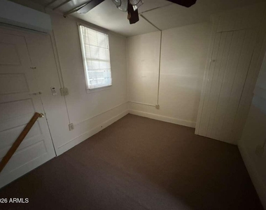 830 E 9th Street - Photo Thumbnail 14
