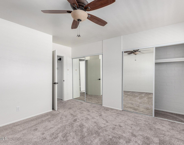 4848 N Woodmere Fairway -- - Photo Thumbnail 17