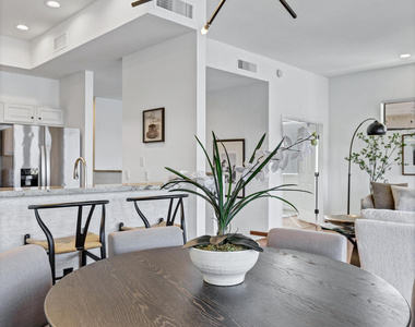 8270 N Hayden Road - Photo Thumbnail 8