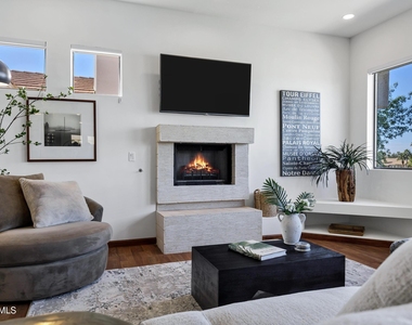 8270 N Hayden Road - Photo Thumbnail 42