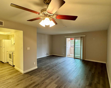 4211 E Palm Lane - Photo Thumbnail 2