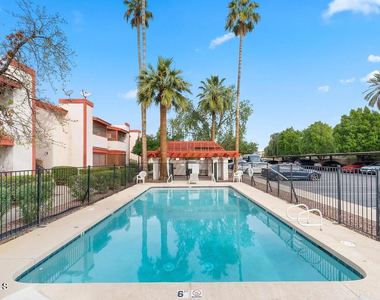 4211 E Palm Lane - Photo Thumbnail 36