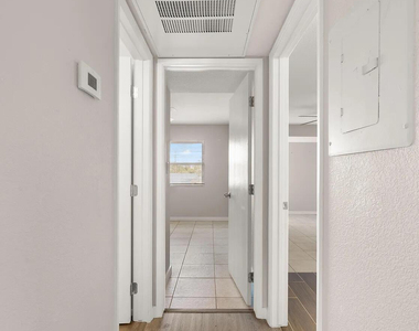 4211 E Palm Lane - Photo Thumbnail 24