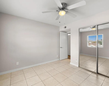 4211 E Palm Lane - Photo Thumbnail 17