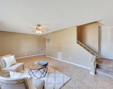 6829 E Osborn Road - Photo Thumbnail 8